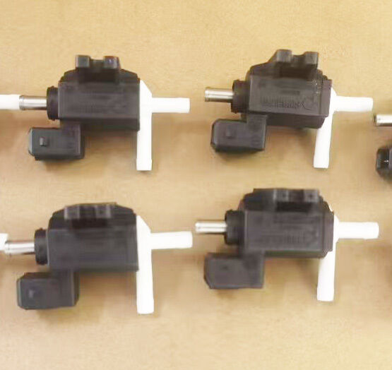 Solenoid Valve 3819161 for TAD1345VE TAD1350VE TAD1355GE TAD1360VE TAD1650GE TAD1671VE Engine