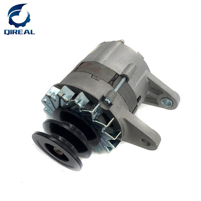 Excavator Engine Part  EX200-2 EX200-3 6BD1 Alternator 1-81200-440-2