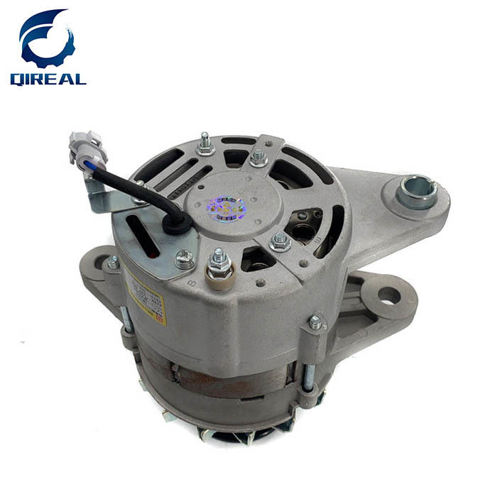 Excavator Engine Part  EX200-2 EX200-3 6BD1 Alternator 1-81200-440-2