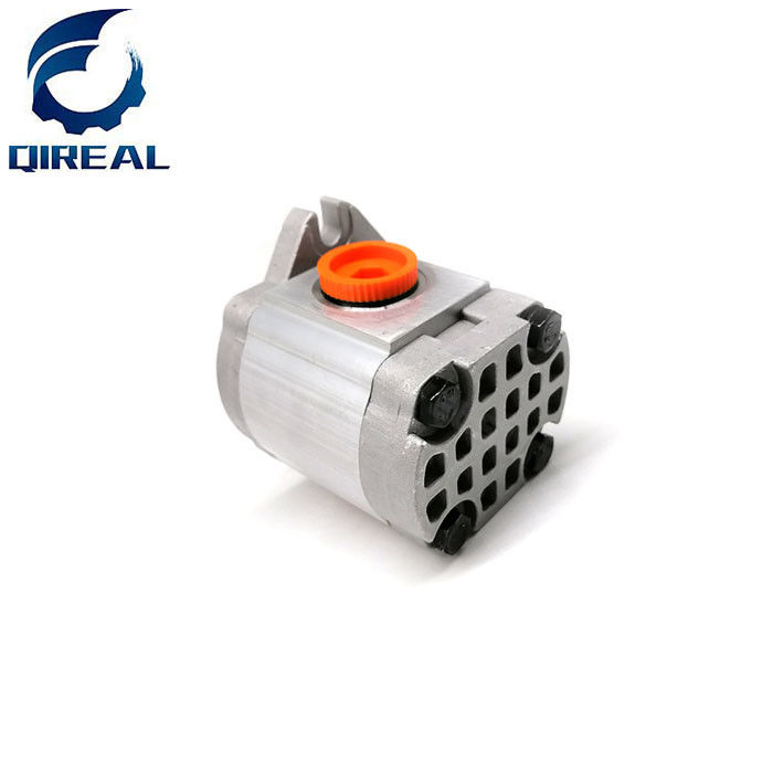 Excavator HPV0102 Gear Pilot Pump EX100-3 EX200-3 EX200-5 ZX240-3 ZAX270 4276918 9218005